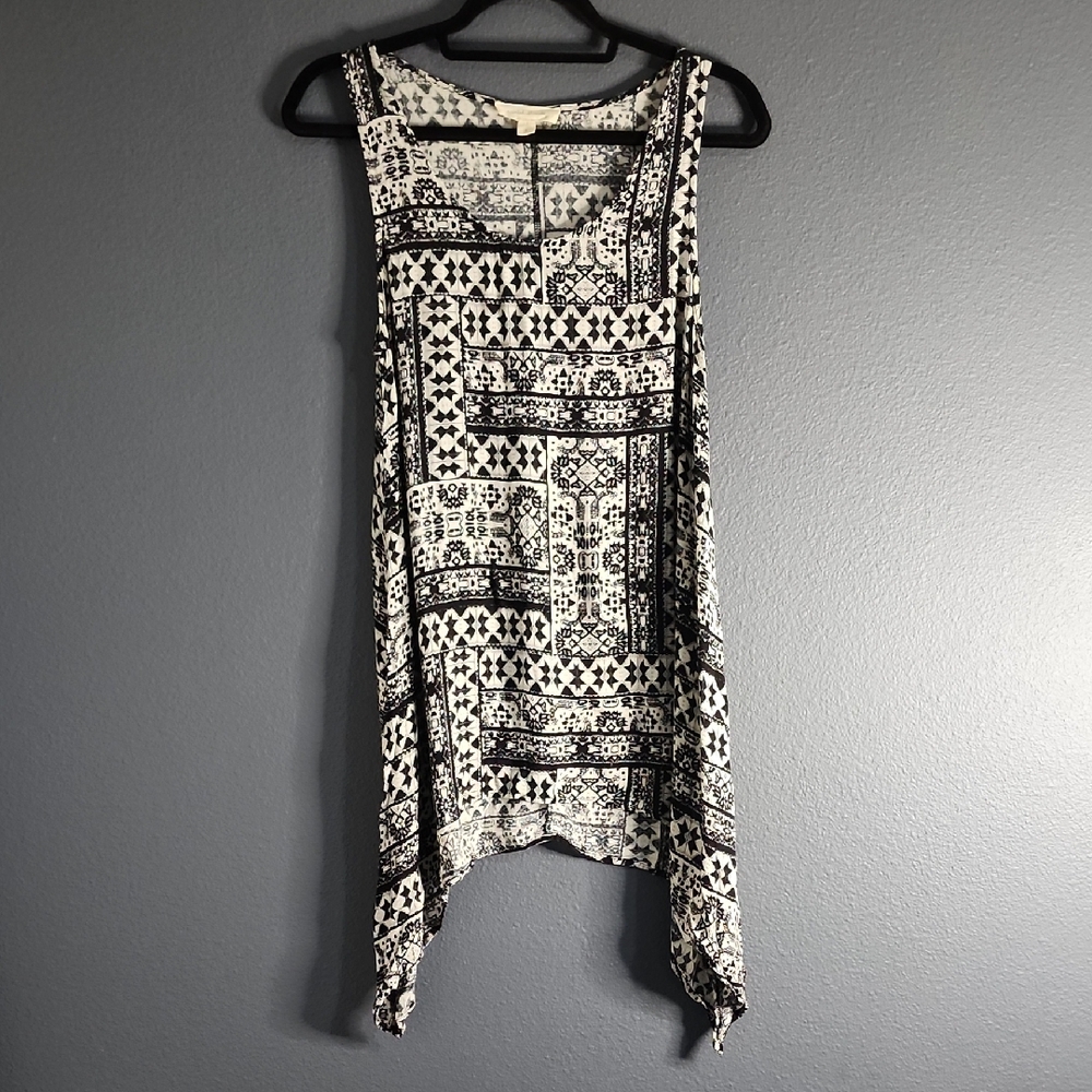 Painted Threads Black and White Patterned Top